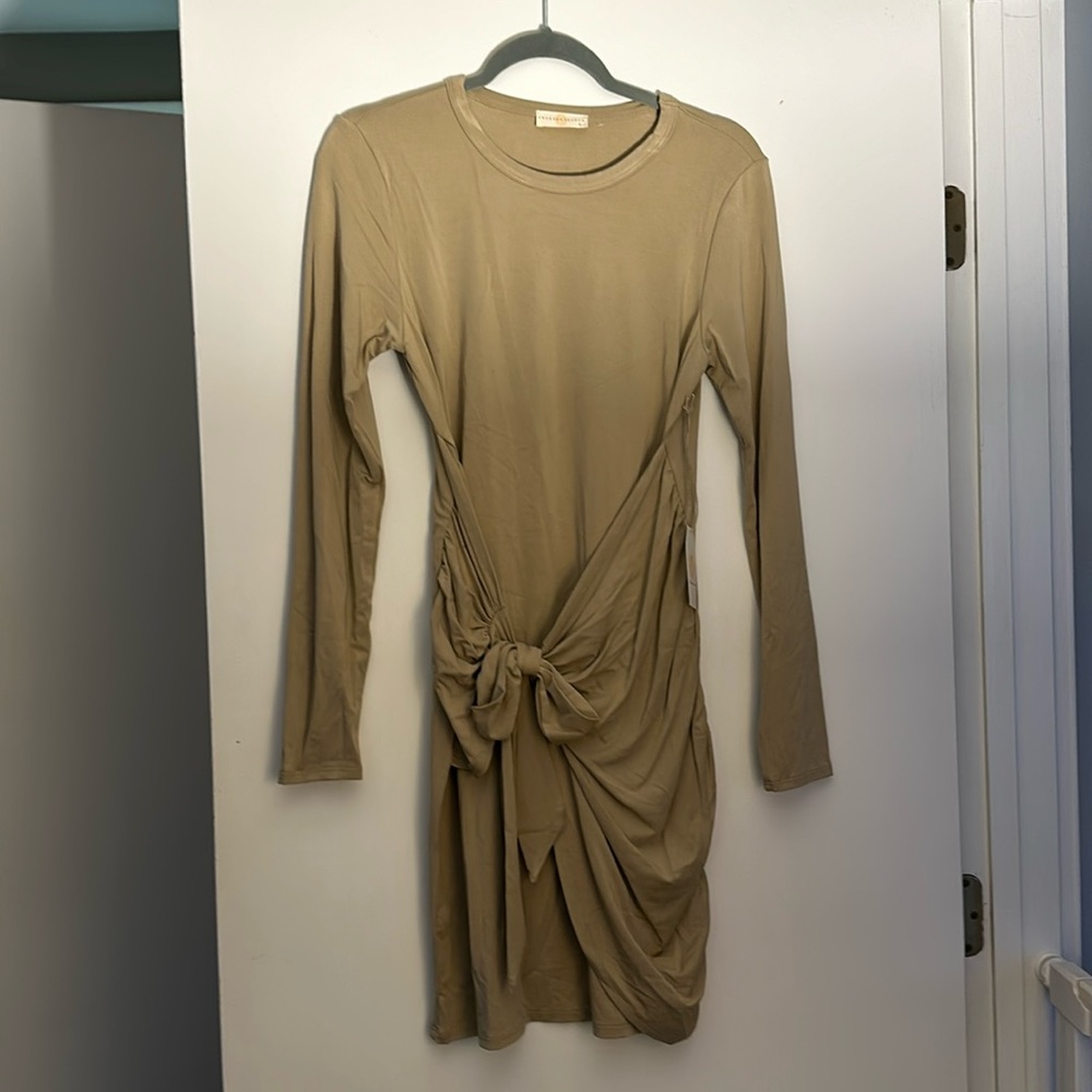 NWT tan Ruched dress size M